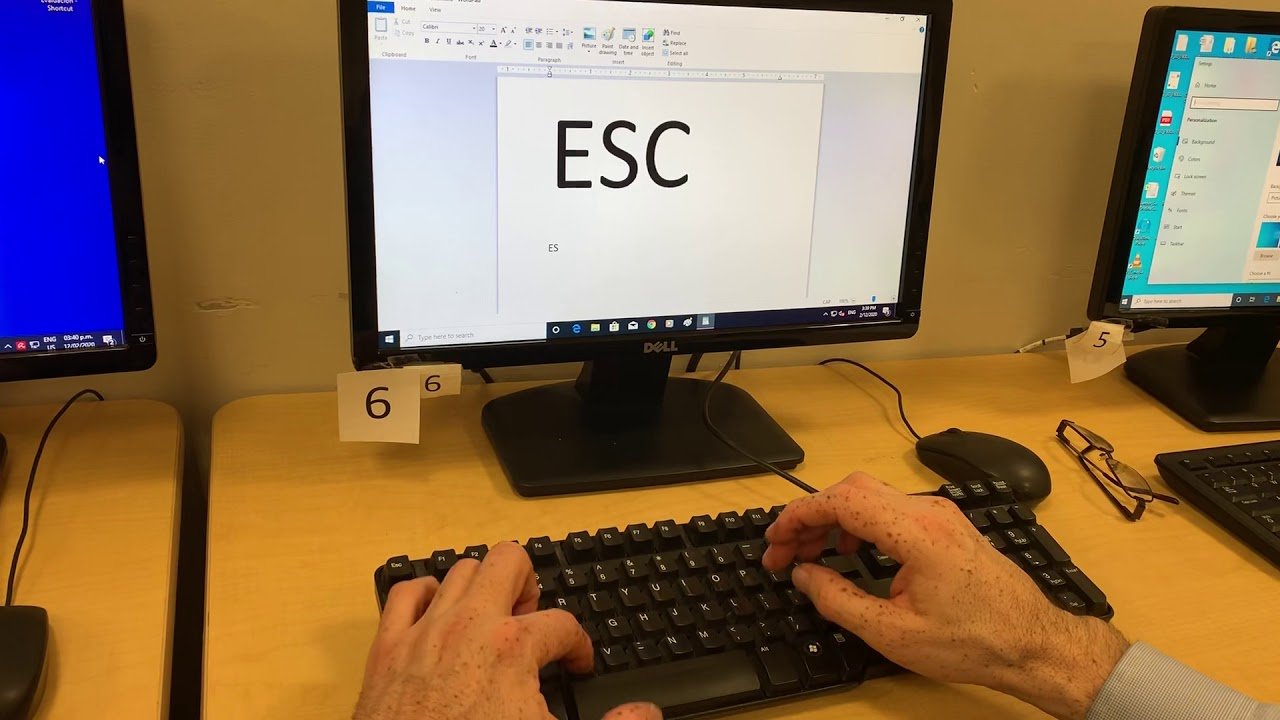 ¿Cuál es la función de la tecla ESC?