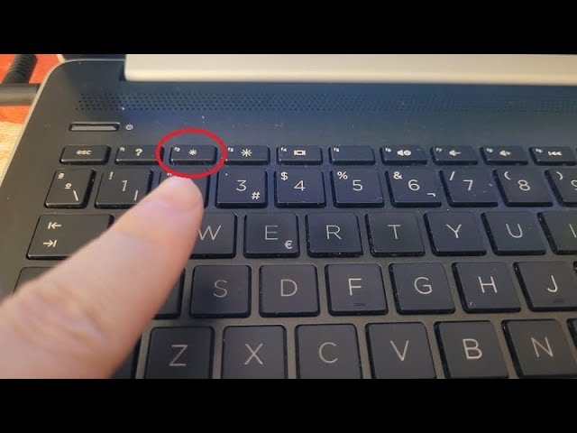 ¿Qué hace Ctrl F11?